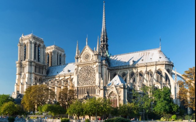 Выставка «Grand décoré de Notre-Dame», посвященная легендарному собору