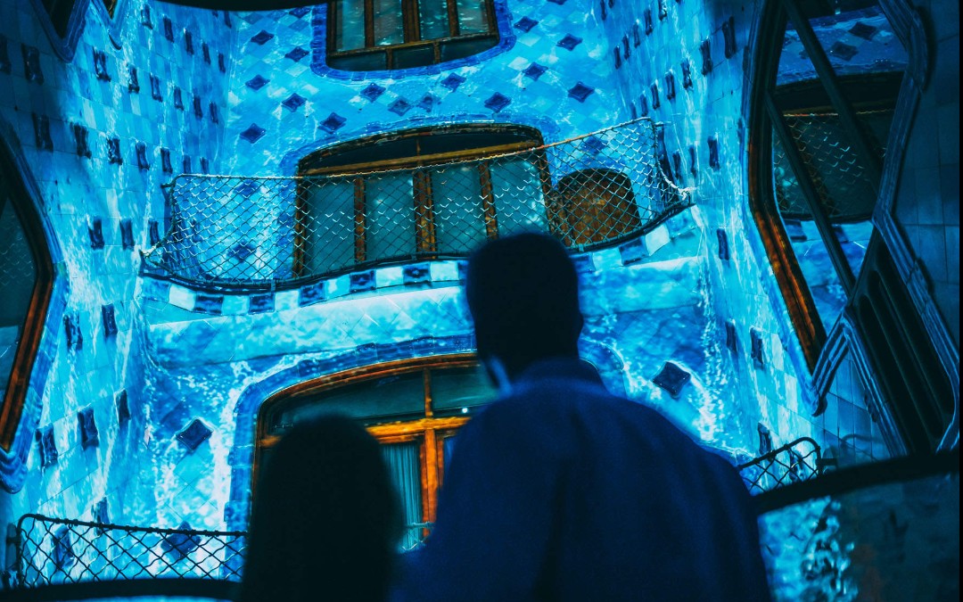Зимняя ночь в Casa Batllo в Барселоне