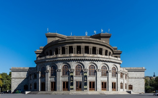 Театры Еревана