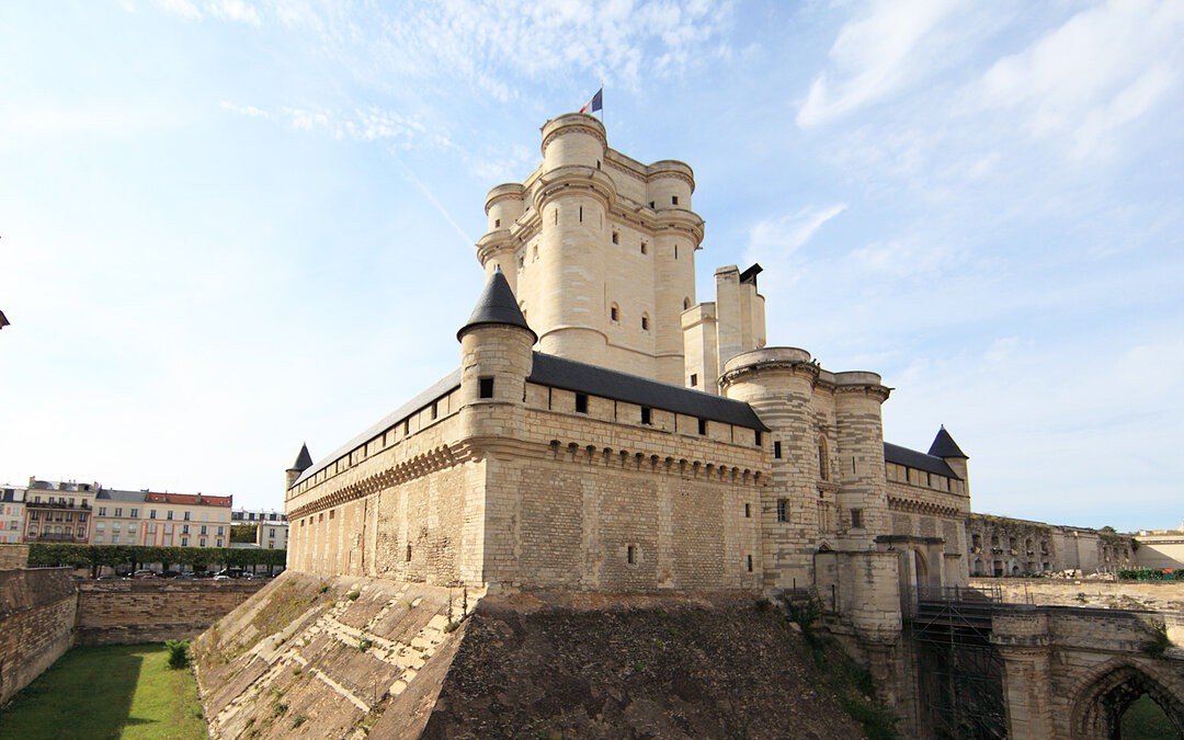 VINCENNES, CHÂTEAU DE LUMIÈRES: фестиваль и световое шоу